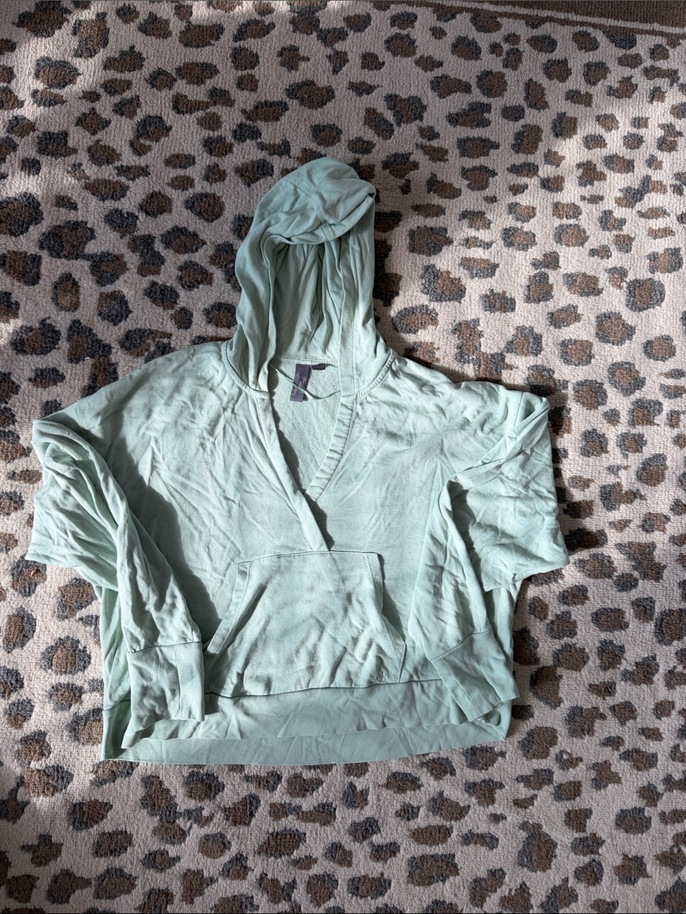 Sweaty Betty Light Sage Hooded V-Neck Pullover
